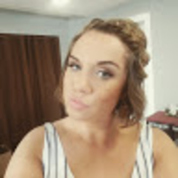 Meet your Posher, Sarah - Picture 2 of 8